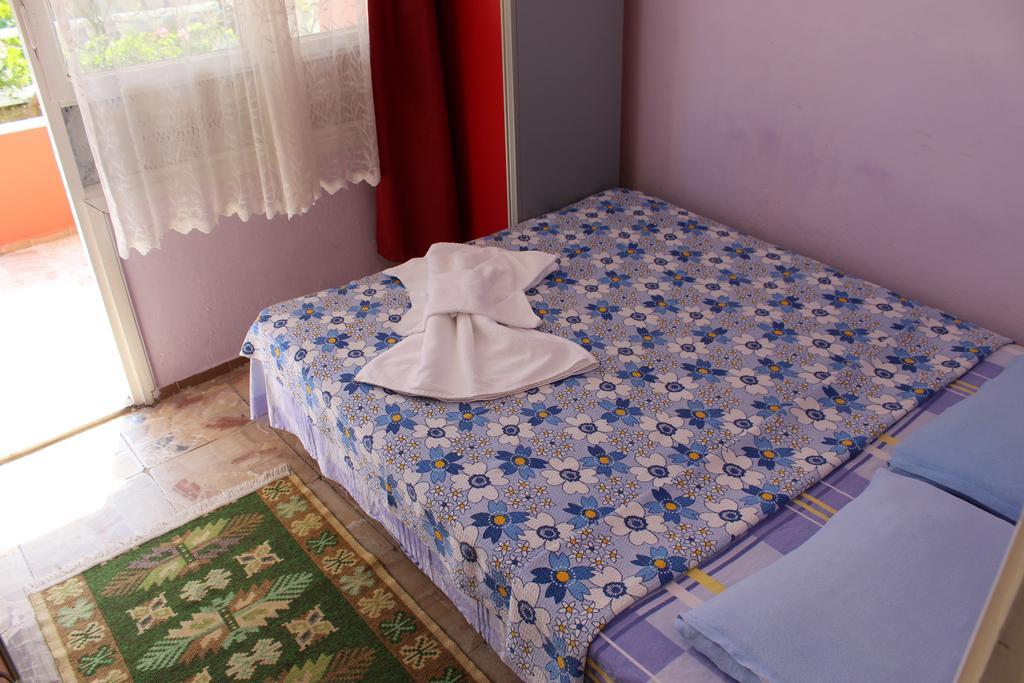 Eysan Pansiyon Akcay  Bilik gambar