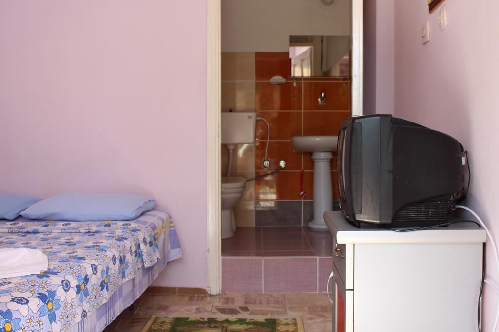 Eysan Pansiyon Akcay  Bilik gambar